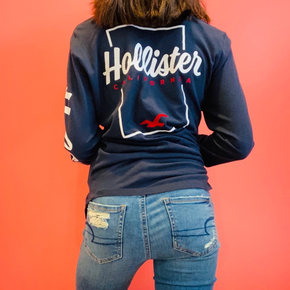 Hollister Women’s Logo Graphic Tee - Picture 3 of 3